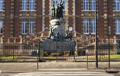 INSPÉ de Laon (Institut National Supérieur du Professorat et de l'Éducation) INSPÉ de Laon (Institut National Supérieur du Professorat et de l'Éducation)